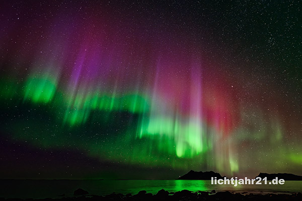 Polarlicht über Norwegens Küste